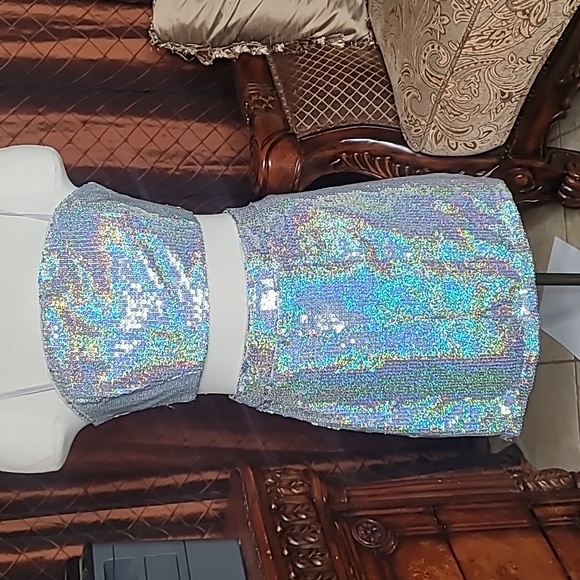 Gianni Bini top and skirt, size small, new with tags - Picture 2 of 9